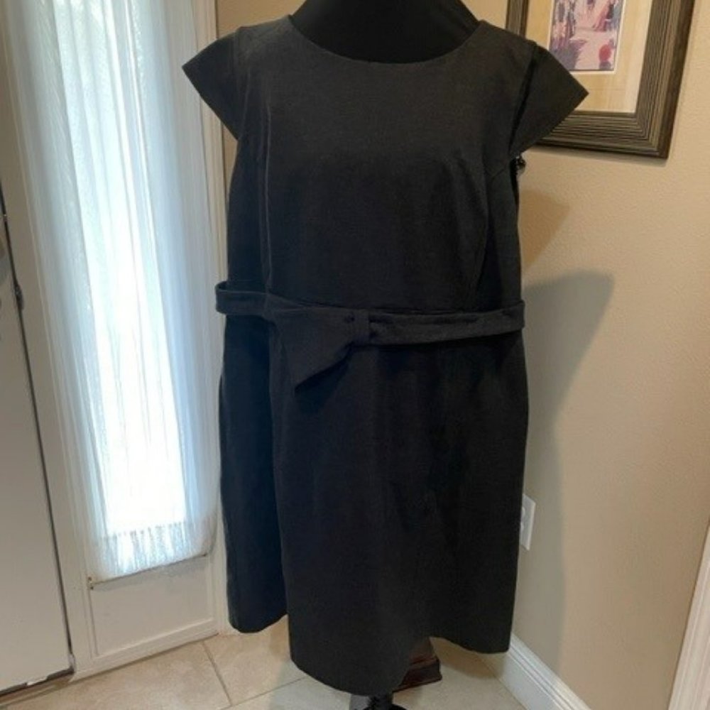 2X Tocca Medium grey sheath dress with adorable bow styling on waist